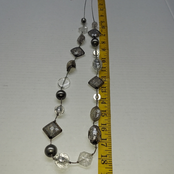 NY 18" Drop Single Strand Necklace - Picture 6 of 6